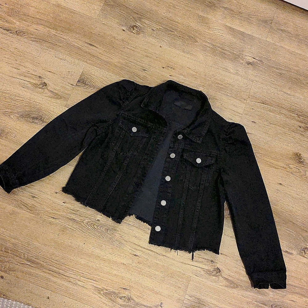 NEW! BLANKNYC "Ghosted" Puffed Sleeve Denim Jacket (sz M)